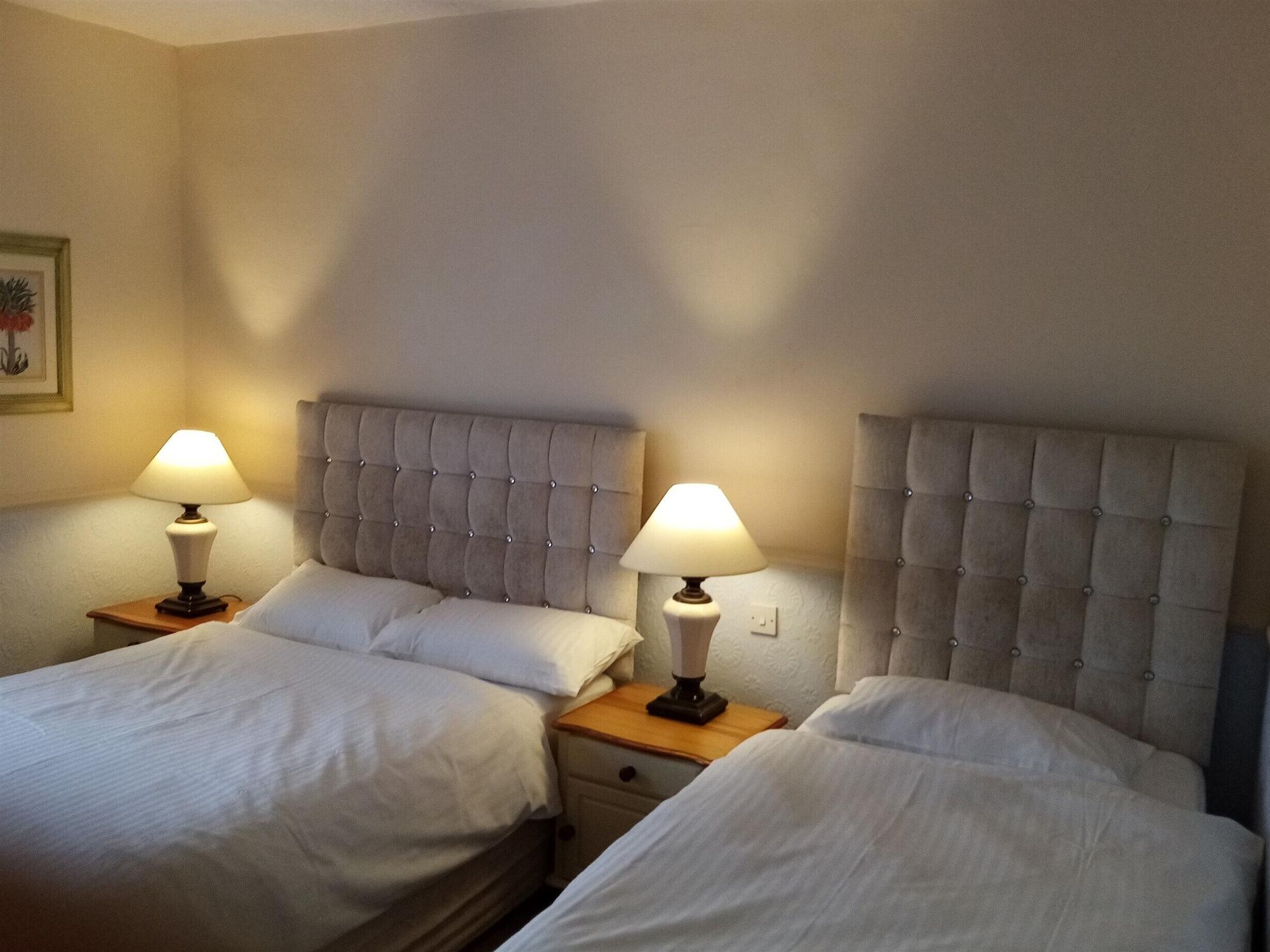 The Sibson Inn Hotel Water Newton Екстериор снимка