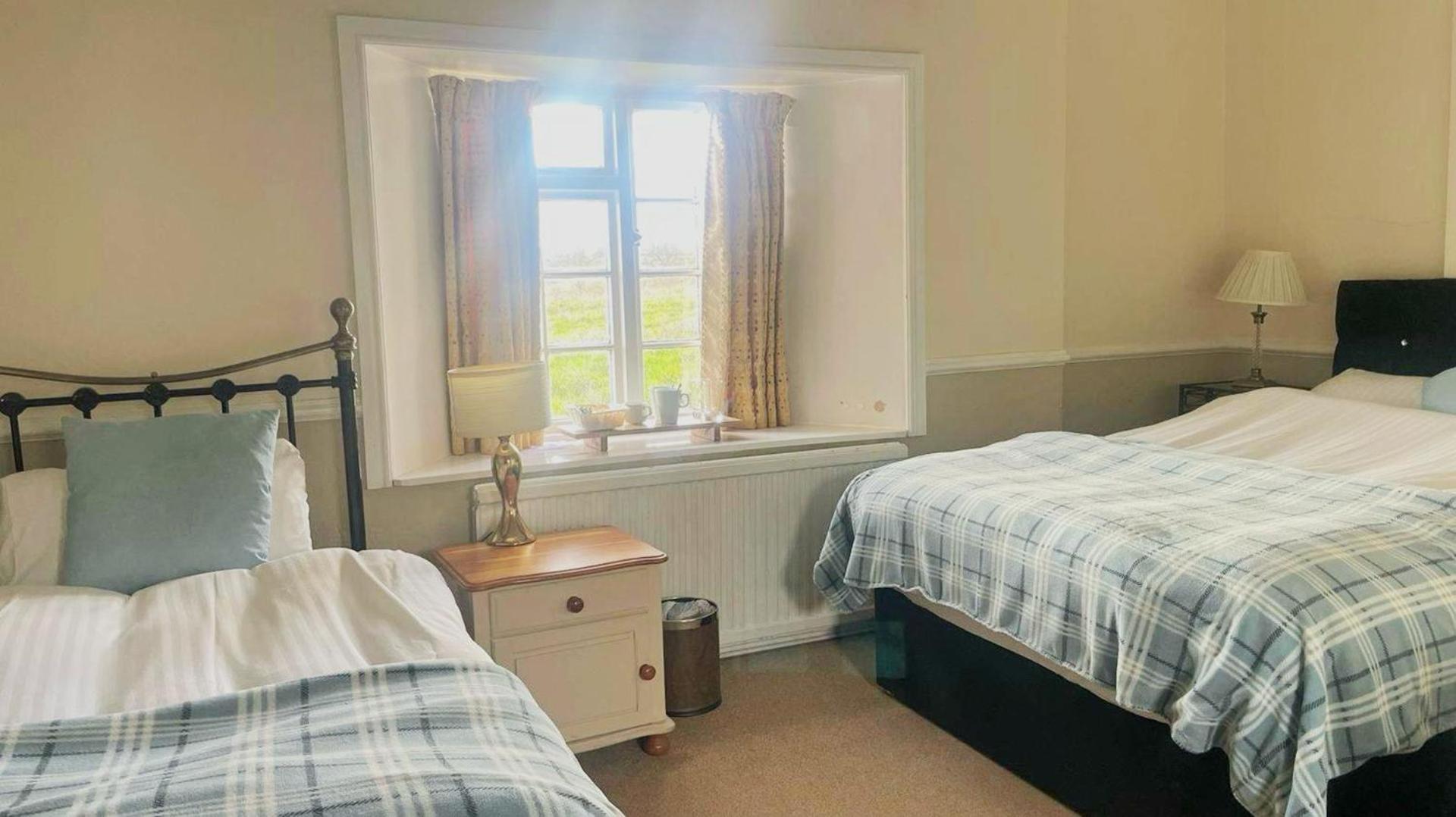 The Sibson Inn Hotel Water Newton Екстериор снимка