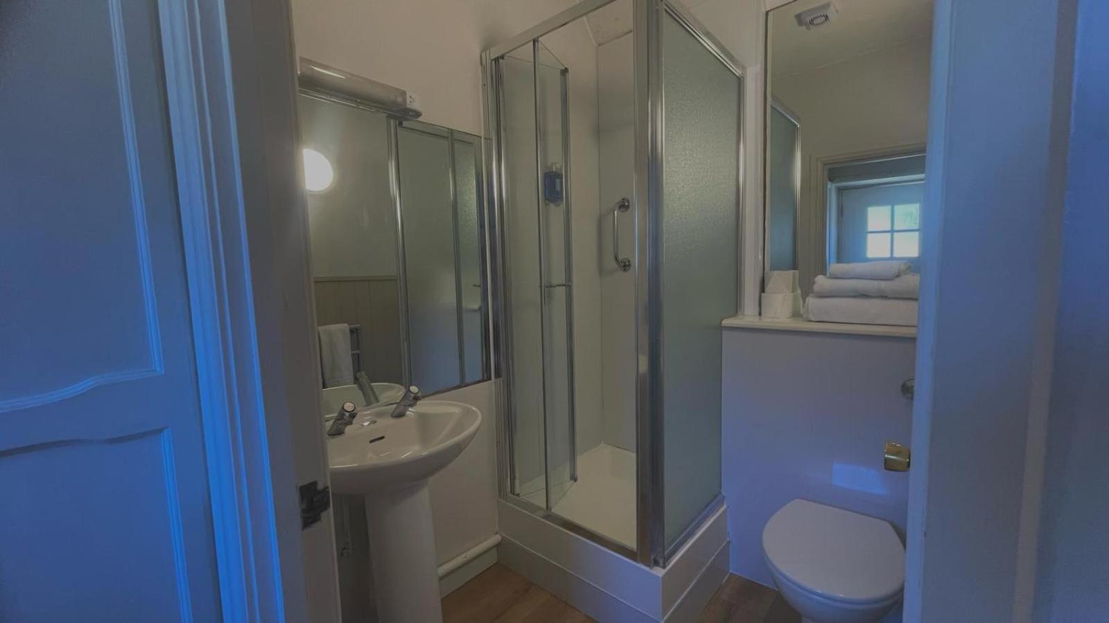 The Sibson Inn Hotel Water Newton Екстериор снимка