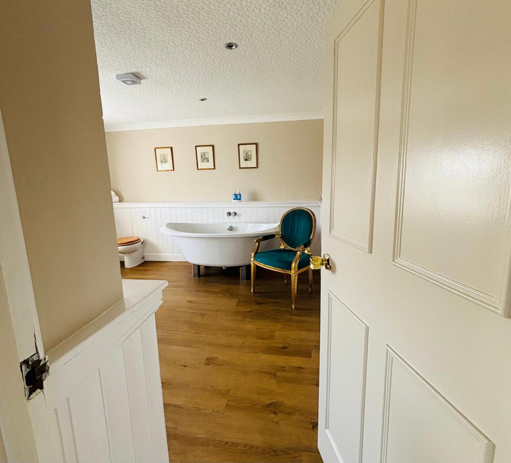 The Sibson Inn Hotel Water Newton Екстериор снимка