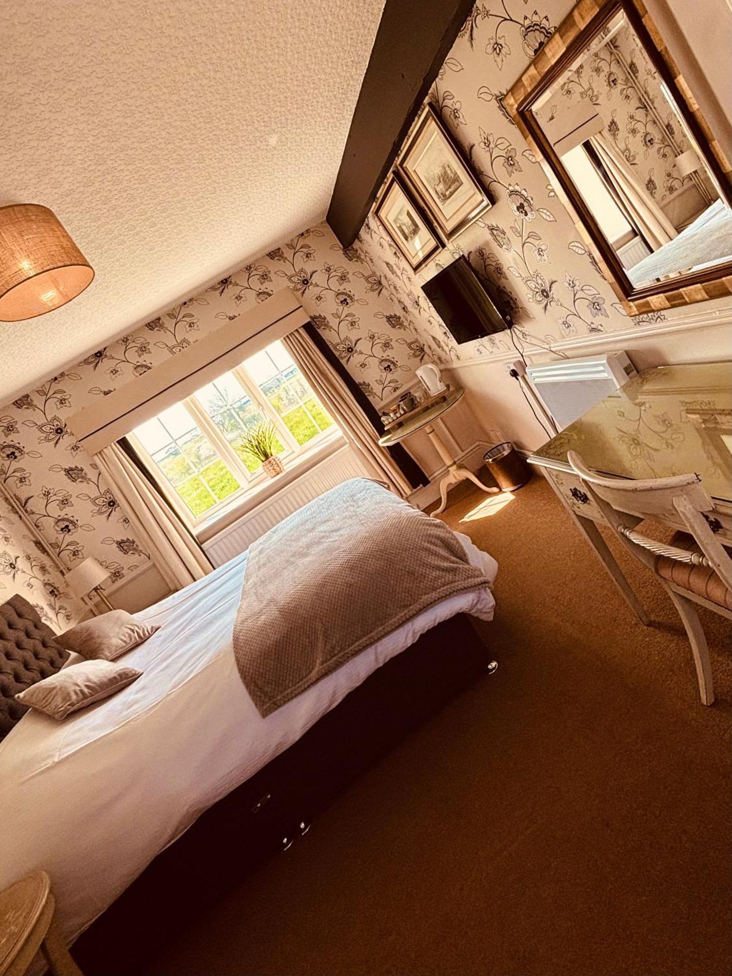 The Sibson Inn Hotel Water Newton Екстериор снимка