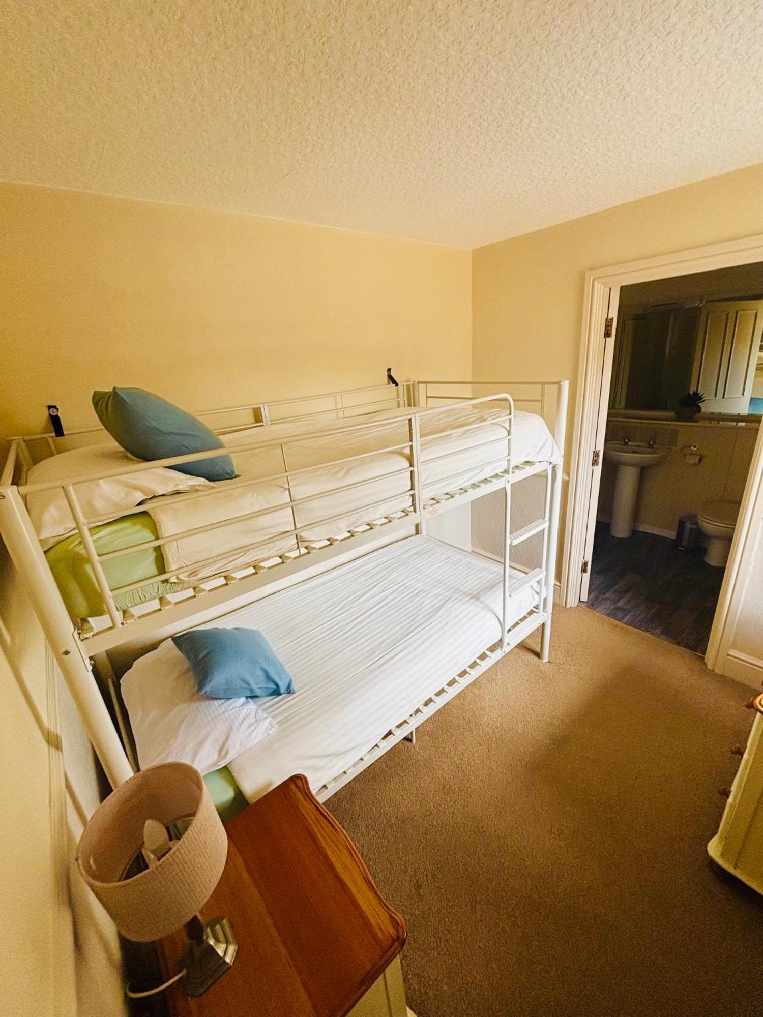 The Sibson Inn Hotel Water Newton Екстериор снимка
